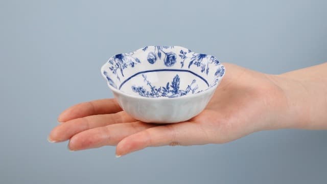 24 Pcs Wedding Favors for Guests Small Ceramic Bowl Bulk Gifts Set 3.3 Inch Floral Design Mini Dipping Bowl Sauce Dish with Cards Box for Bridal Baby Shower Birthday Guest Gift (Blue)