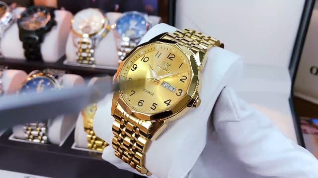 OLEVS Men's Casual Stainless Steel Watch, Big Face Easy to Read Analog Quartz Watch with Day and Date, Classic Waterproof Diamond Roman Arabic Numerals Dial Dress Watch for Men, Gold Silver Black Band