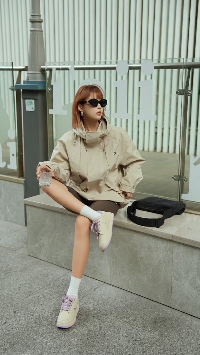 OKVOOT Women's Classic Fashion Sneakers Versatile Casual Walking Shoes Leather Comfort Skate Shoes Lightweight Non-Slip Flat Shoe Lace-up Minimalist Tennis Footwear