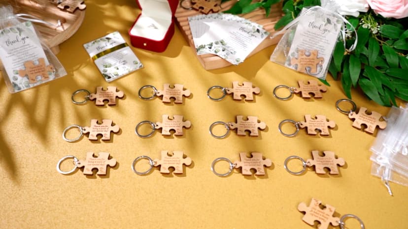 Sintuff 100 Sets Wedding Favors for Guests Rustic Wood Puzzle Keychain Thank You Card Organza Bag Wedding Party Bridal Shower Souvenir