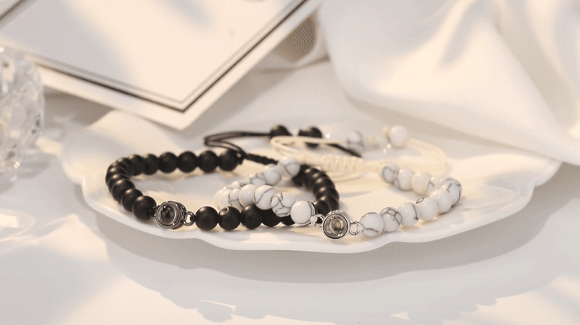 UNGENT THEM I Love You 100 Languages Bracelets Couples Gifts To My Men, Boyfriend, Girlfriend, Husband, My Love, Soulmate, Fiance - Anniversary Valentines Day Birthday Christmas Gift for Him and Her