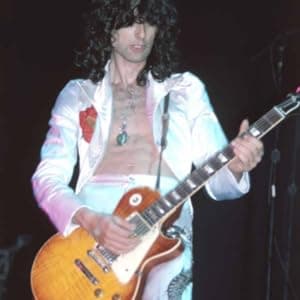 Ultimate Heavy Metal Guitars: The Guitarists Who Rocked the World