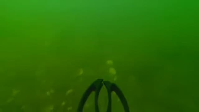 Underwater Drone, Mini S submarine drone with 4K+EIS Image Stabilization Camera for Real-Time Viewing Depth & Temperature Data, Direct-Connect Remote Controller, Dive to 330ft Underwater, Portable ROV