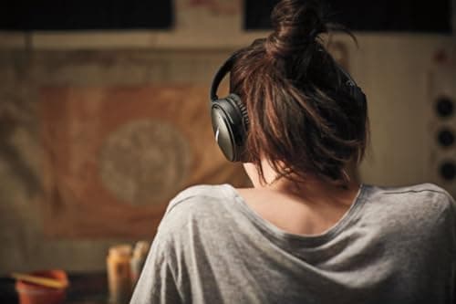 Bose QuietComfort 35 (Series II) Wireless Headphones, Noise Cancelling - Black (Renewed)