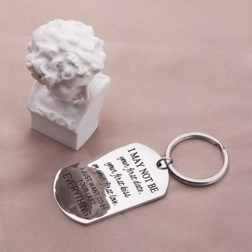 Valentines Day Gifts for Him Her, Couple Keychain Anniversary Birthday Gifts for Women Men Boyfriend Girlfriend Couples Gift Keyring for Women Men Valentines Birthday Wedding Gifts for Husband Wife