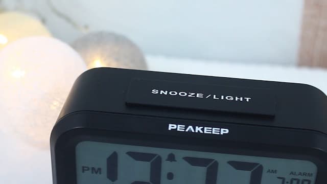 Peakeep Night Light Digital Alarm Clock Battery Operated with Indoor Temperature, Desk Small Clock (Black)