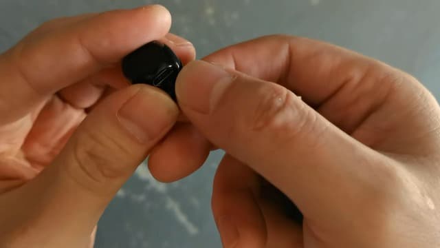 NVAHVA Bluetooth Earbud 10 Hrs Playtime, Single Wireless Earphone, Mini Hands-Free Mic Car Headphone, Truck Drivers Headset, Cell Phone Bluetooth Earpiece for iOS Android Smart Phones PC TV Audiobook