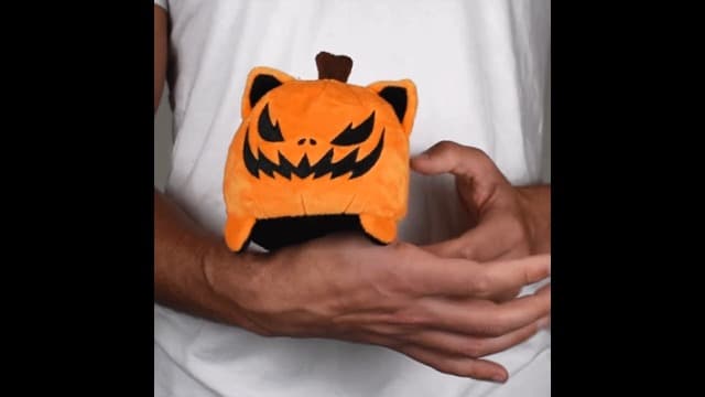 Where's Waldo? Spooky Spotlight Search: (A Halloween Hidden Object Search-and-Find Puzzle Book with a Magic Flashlight to Reveal the Picture - a Perfect Fall Holiday Gift for All Ages)