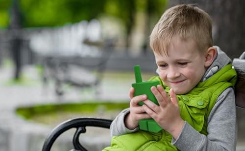 Minecraft Walkie Talkies for Kids, Static Free and Extended Range Indoor and Outdoor Toys for Kids (Minecraft)