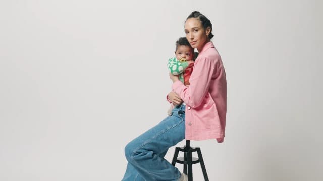 Tommee Tippee Ultra-Light Silicone Pacifier, 0-6 Months, Symmetrical One-Piece Design, BPA-Free Silicone Binkies, Clear/Blue/Green, Pack of 4