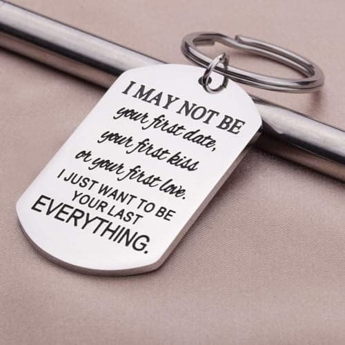 Valentines Day Gifts for Him Her, Couple Keychain Anniversary Birthday Gifts for Women Men Boyfriend Girlfriend Couples Gift Keyring for Women Men Valentines Birthday Wedding Gifts for Husband Wife