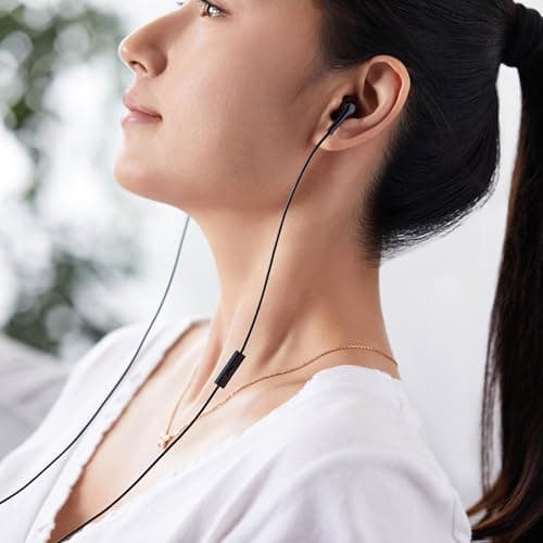 Amazon Basics Wired Earbuds with Microphone, in Ear Headphones, USB-C, 4.2 ft Long Cable, S/M/L Ear Tips, One Size, Black