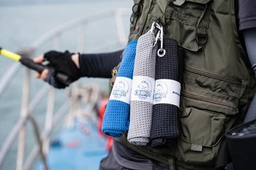 Reinforced eyelet withstands up to 15kg of pulling force, waffle towel for effective cleaning of fishing gears or dirty hands Microfiber Fishing Towel with Reinforced Eyelet, 16" x 16", 3 Pack B0CKWHFBMC