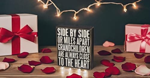 Primitives by Kathy Box Sign, 6" x 7", Grandchildren are Close to The Heart