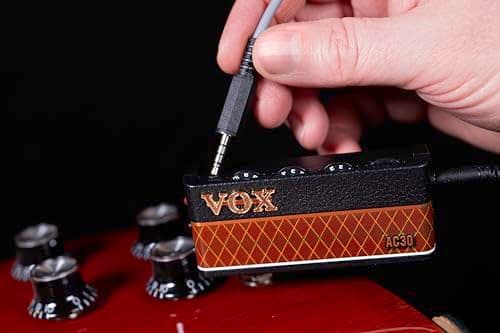 Vox amPlug 3 AC30 Headphone Guitar Amplifier w/Stereo FX, Tremolo, Speaker Emulation, Built-in Rhythms, and Aux in