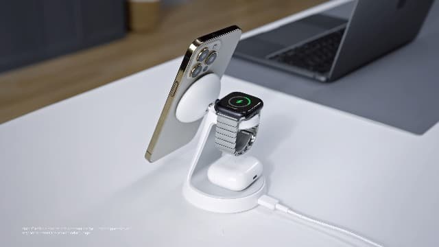 Anker MagSafe Charger Compatible, MagGo 3-in-1 Charging Station, Nano Charging Stand, Qi2 Certified 15W Magnetic Wireless Charger Dock, for iPhone17/16/15/14, Apple Watch,AirPods (Adapter Included)