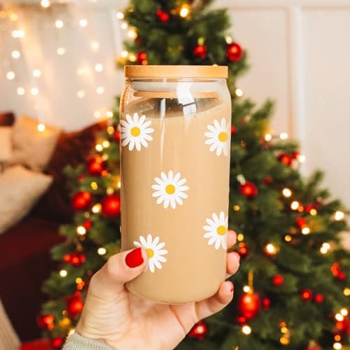 GSPY Daisy Aesthetic Gifts, Iced Coffee Cup, Cute Glass Cups with Lids and Straws - Cute Mugs, Flower Mug, Glass Tumbler - Retro, Christmas, Birthday Gifts for Women, Coffee Lovers, Friend, Girls, Mom