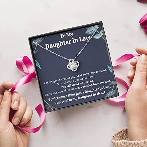 Daughter in Law Gifts Necklace From Mother in Law To My Bonus Daughter Honor Pendant Jewelry with Message Card and Box (Standard Box, Honor Gift Set)