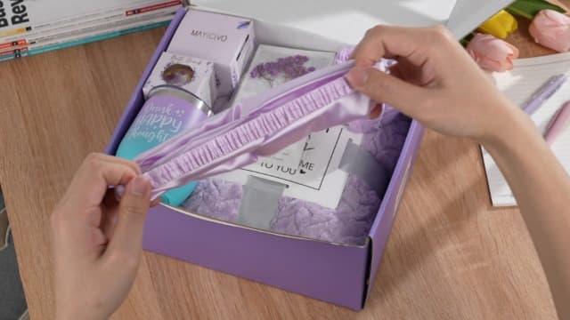 Valentines Day Birthday Gifts for Women Self Care Get Well Soon Gift Baskets, Lavender Relaxing Spa Gift Basket Care Package Flannel Blanket, Unique Gifts for Her Mom Wife Girlfriend Friends Sister