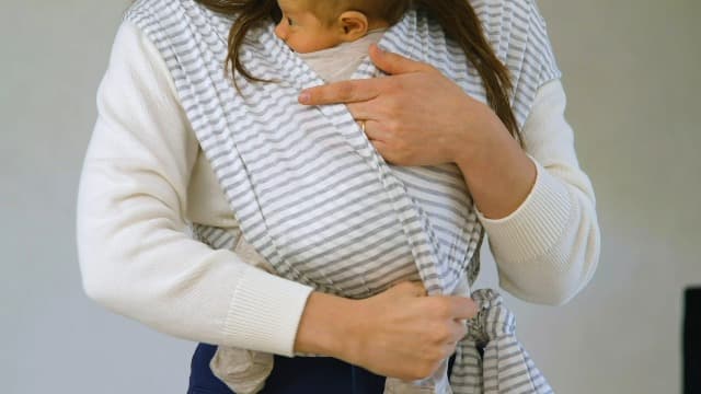 Solly Baby Wrap, Buttery-Soft Baby Carrier Newborn to Toddler 8-25 Lbs., Lightweight & Hands-Free Infant Sling Wrap, Breathable Summer Carrier, Baby Wearing & Postpartum Essential, New Mom Gift, Black
