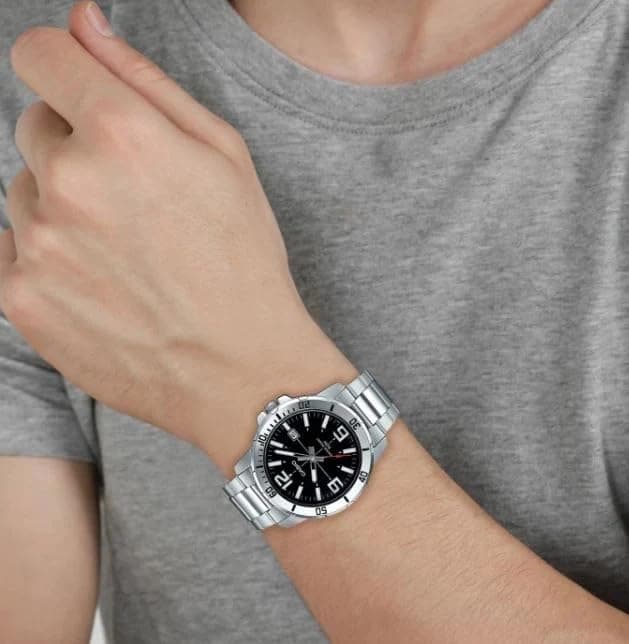 Casio MTP-VD01D-1BV Men's Enticer Stainless Steel Black Dial Casual Analog Sporty Watch, Silver, 48×42×10.7mm, Quartz Movement