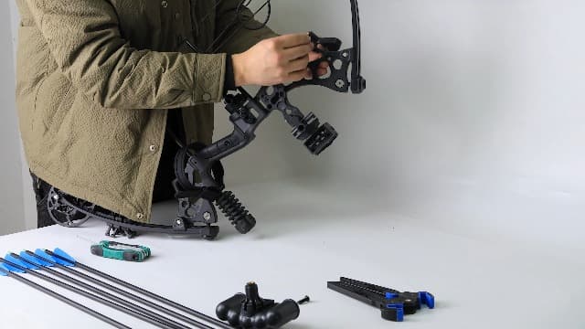 Compound Bow and Arrow Set for Adults Archery Shooting Bow Adjustable 30-65lbs Composite Bow Combination 19.5"-30" Draw Length Hunting Equipment