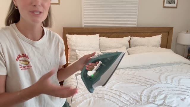 Sundu 1500W Clothes Iron, Steam Iron for Clothes - Ceramic Nonstick Soleplate for Fast Gliding, Self-Clean, Auto Shut-Off, 11.8oz Large Water Tank, Lightweight for Home & Travel Use, Green