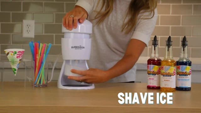 Hawaiian Shaved Ice S900A Snow Cone and Shaved Ice Machine with 2 Reusable Plastic Ice Mold Cups, Non-slip Mat, Instruction Manual, 1-year Manufacturer’s Warranty, 120V, White