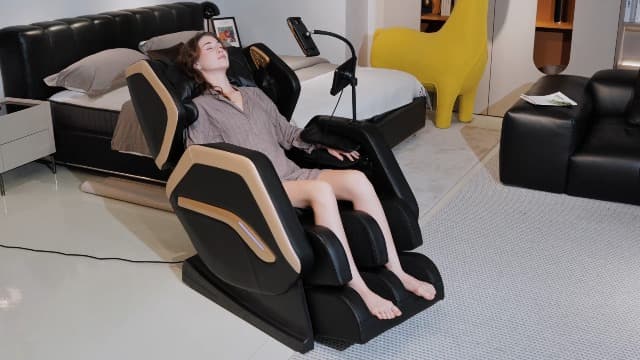 Massage Chair Full Body, Zero Gravity Massage Chair 2026 for Back Fatigue with 10 Fixed Rollers, Heating, Airbags, Phone Controller, Bluetooth Speaker, Nightlights for Living Room, Bedroom