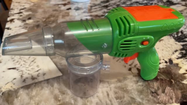 PLAY Bug Vacuum for Kids,Bug Catcher kit for Kids,Eco-Friendly Bug Suction Toy Vacuum with Magnifying Glass Viewing Chamber, for Boys Age 4+