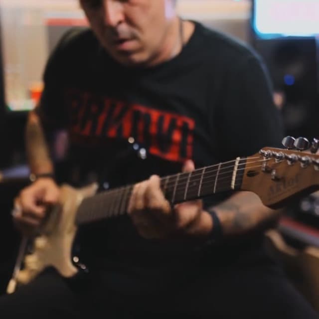 AKLOT Beginner Electric Guitar Kit: 10W Amp, Coil-Split HSS Pickups, Lesson Book, Roasted Maple Neck, Gig Bag, Tuner, Strap, Picks, Stryde Violet Venom