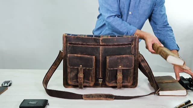 Leather briefcase 18 inch laptop messenger bag for men and women best satchel office bag