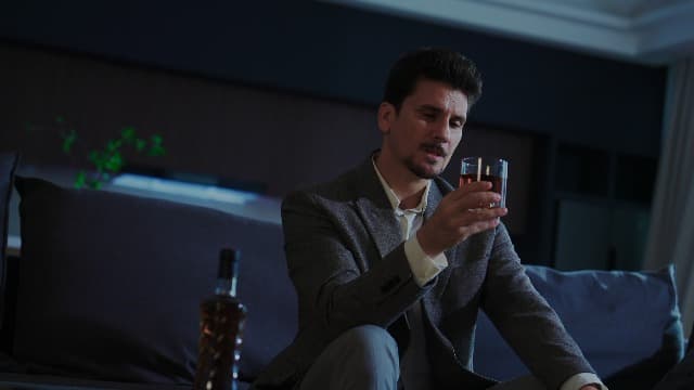 Old Fashioned Whiskey Glasses Set 2-Pack with Gift Box, Ideal Retirement Gifts for Men & Cocktail Glasses for Celebrations