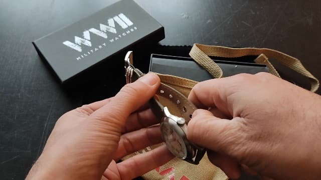 WTI WORLD TIME INTERNATIONAL WARTIME | WW2 Military Watch – Vintage USAAF Watch, Swiss-Quartz Movement with Canvas strap and leather lining, 10 ATM Water Resistant. The Perfect WW2 Memorabilia. Mens Watches for Ever