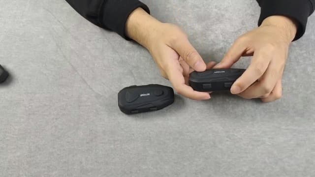 Q4 Motorcycle Bluetooth Communication System Headset Intercom, 4 Riders 1500m Music Sharing, FM, Noise Cancellation, IP65 Waterproof, Dual Pack (Q4)