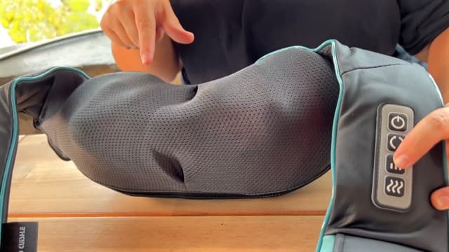 Mo Cuishle Shiatsu Back Shoulder and Neck Massager with Heat, Electric Deep Tissue 4D Kneading Massage, Best Gifts for Women Men Mom Dad, Fathers Day, Mothers Day, Christmas Gifts