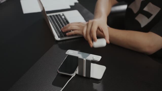 GUSGU 3 in 1 Charging Station for MagSafe Wireless Charger with Three-Level Night Light, 15W Max Fast Charging for iPhone 17/16/15/14/13/, Apple Watch Series 2-11/SE 3/ Ultra 3, AirPods Pro 3-Gray