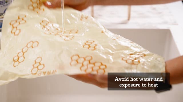 Bee's Wrap Beeswax Wraps for Food - Made in USA Reusable & Organic Food Wraps, Sandwich Wrap & Bowl Covers - Eco-Friendly Alternative to Aluminum Foil & Plastic Wrap, Ocean 3 Pack (S, M, L)