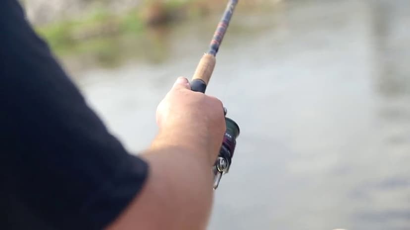 Reelsonar iBobber portable wireless bluetooth fish finder depth finder with depth range of 135 feet 10+ hrs battery life with IOS & Android App Wireless and Watch App