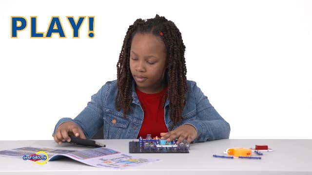Build 100+ STEM projects with 28 snap-together parts and a full-color project manual SNAP CIRCUITS Jr. SC-100 STEM Electronics Kit, 100+ Projects, Ages 8+ B00008BFZH