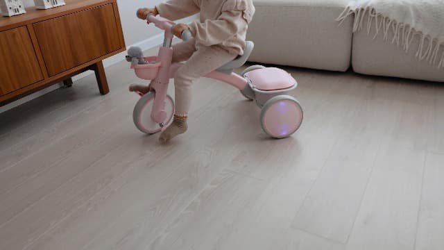SEREED Colorful Lighting Toddler Tricycle for 2-5 Years Old Girls, Adjustable Seat&Handlebar Trike, Removable Basket, Birthday Gift Idea for Kids Ages 2+ (Pink)