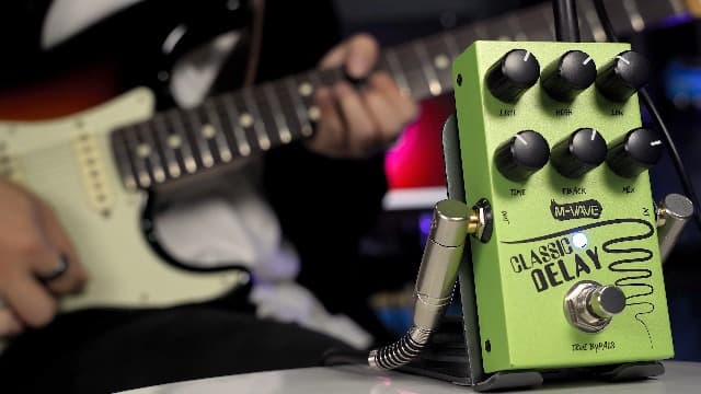 IOppWin Guitar Pedals, Premium Analog Delay Pedal – Warm, Clean, Smooth Tones with 25ms-600ms Adjustable Range & True Bypass, for Retro Tone Lovers And Live Musicians