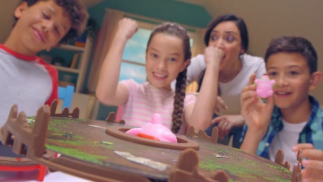 Pigs on Trampolines Board Games – Family Game, Kids Games, Multi-Player, Board Games for Family Night, Preschool Toys, The Muddiest Pig Wins The Game, Hand-Eye-Coordination Game, Ages 6+