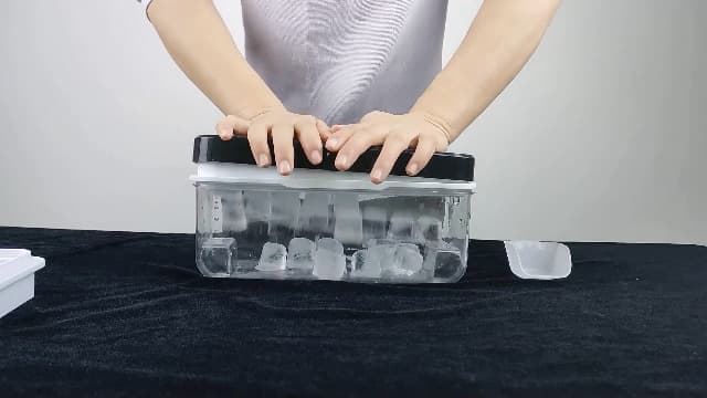 Ice Trays for Freezer with Lid & Bin, Ice Cube Tray Making 64 pcs Ice Cubes, Easy Press to Release Ice, Ice Tray with Storage Bin Chilling Cocktail Whiskey Coffee 2 Trays 1 Ice Bucket & Scoop (Black)