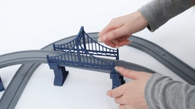 Train Sets for Boys 4-7, Battery Operated Train Set with Tracks(Magnetic Connection), Compatible with Thomas, Brio, Chuggington, Gifts for 3 4 5 6 Years Old (City)