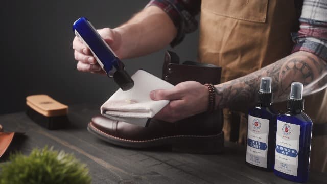 Cobbler's Choice Co. Finest Quality All-Natural Leather Restorer Conditioner - 6oz (177 mL)