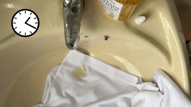 Instant Oil Stain Remover for Clothes (8.72oz) - Fabric Stain Remover For Cooking, Engine, Dried Oil And Grease Stains - Safe for All Fabric Types