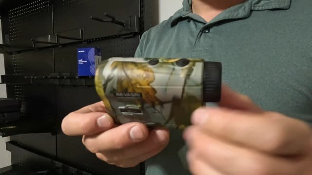 REVASRI Hunting Laser Rangefinder with Rechargeable Battery 1000 Yards Hunting Range Finder with Target Acquisition Technology Easy-to-Use Clear Accurate Rangefinders for Hunters