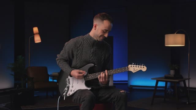 Fender Squier Debut Series Stratocaster Electric Guitar, Beginner Guitar, with 2-Year Warranty, Includes Free Lessons, Dakota Red with Matte Finish