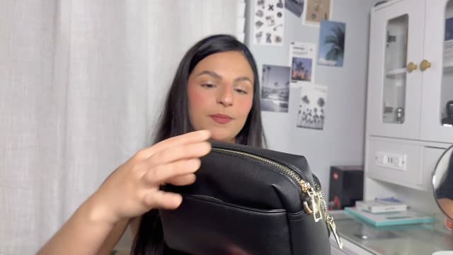 FYY Small Crossbody Bags for Women Vegan Leather Crossbody Purses for Women Travel with Adjustable Shoulder Strap